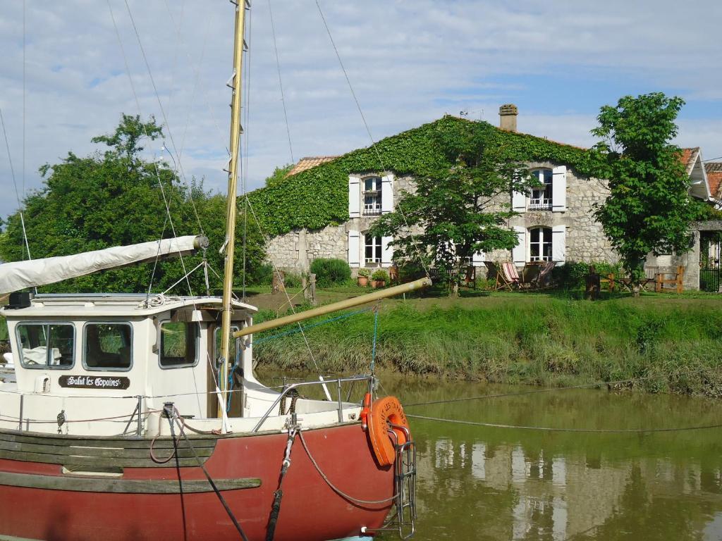 Domaine Des Pres De Joussac - Protocole Sanitaire Strict Villa Jau-Dignac-et-Loirac Rom bilde